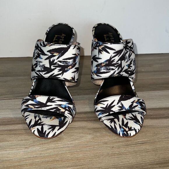 Nicole Miller woman’s waylon Cork wedge heel tropical black and white print 6M - Picture 2 of 8